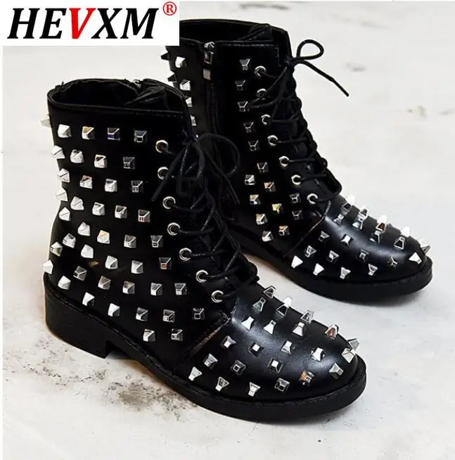 HEVXM Sexy Rivet Autumn Boots Women Platform Boots Black Leather Gothic Punk Style Combat Boots For Women Mid Heels Comfortable
HEVXM Sexy Rivet Autumn Boots Women Platform Boots Black Leather Gothic Punk Style Combat Boots For Women Mid Heels Comfortable