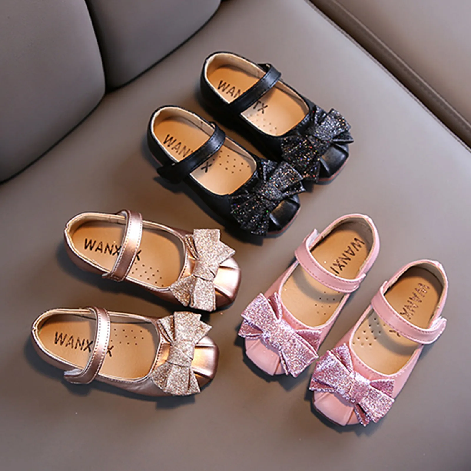 2021 Girls Bow Knotted Princess Shoes Baby Soft Soled Leather Shoes Dance Shoes Non-slip Spring Autumn Shoes
2021 Girls Bow Knotted Princess Shoes Baby Soft Soled Leather Shoes Dance Shoes Non-slip Spring Autumn Shoes