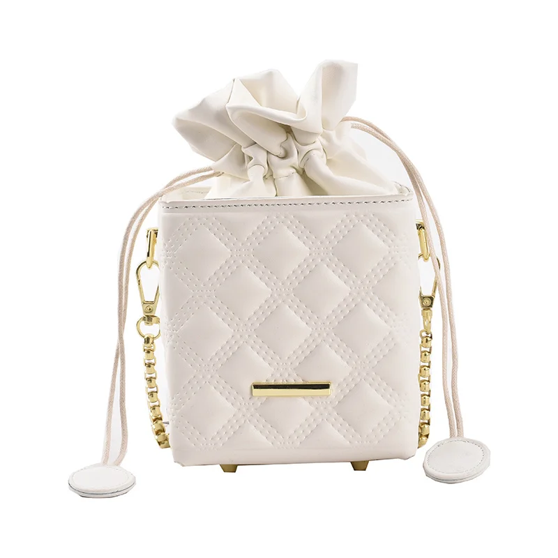 Box Shaped Mini PU Skin Egyptian Luxury Handbags Women Crossbody Bag 2021 Design Train Chain Bags Designer And Bolsa Feminina
Box Shaped Mini PU Skin Egyptian Luxury Handbags Women Crossbody Bag 2021 Design Train Chain Bags Designer And Bolsa Feminina