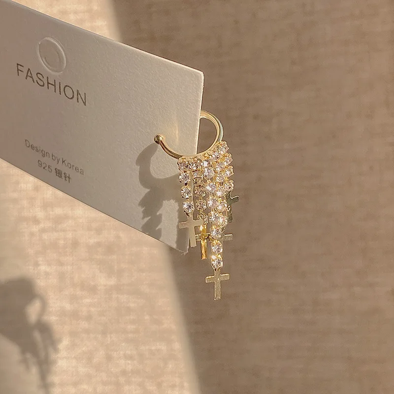 Gold Full Cross Shiny Crystals Chains Clip On Earrings For Women Fake Cartilage Tassel Crystals Cuff NO Piercing Gold Earrings
Gold Full Cross Shiny Crystals Chains Clip On Earrings For Women Fake Cartilage Tassel Crystals Cuff NO Piercing Gold Earrings