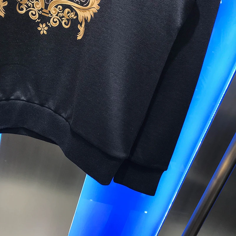 Europe 2020 autumn new men's personalized jacket trend letter crown print versatile match handsome long sleeve hoodie slim youth
Europe 2020 autumn new men's personalized jacket trend letter crown print versatile match handsome long sleeve hoodie slim youth