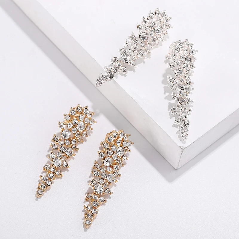 New Arrival Luxury Crystal Long Bridal Clip on Earrings Without Piercing for Women Wedding Party Engagement No Hole Ear Clips
New Arrival Luxury Crystal Long Bridal Clip on Earrings Without Piercing for Women Wedding Party Engagement No Hole Ear Clips