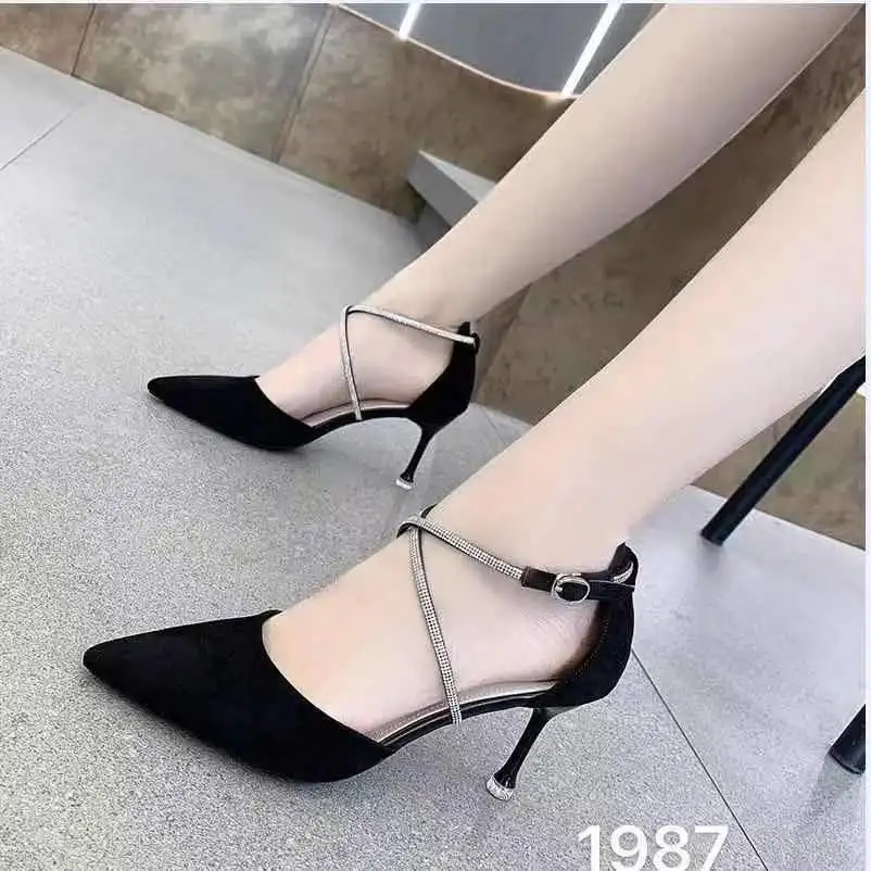 2021 spring and summer women's new Korean version of wild fairy style pointed toe stiletto single shoes
2021 spring and summer women's new Korean version of wild fairy style pointed toe stiletto single shoes