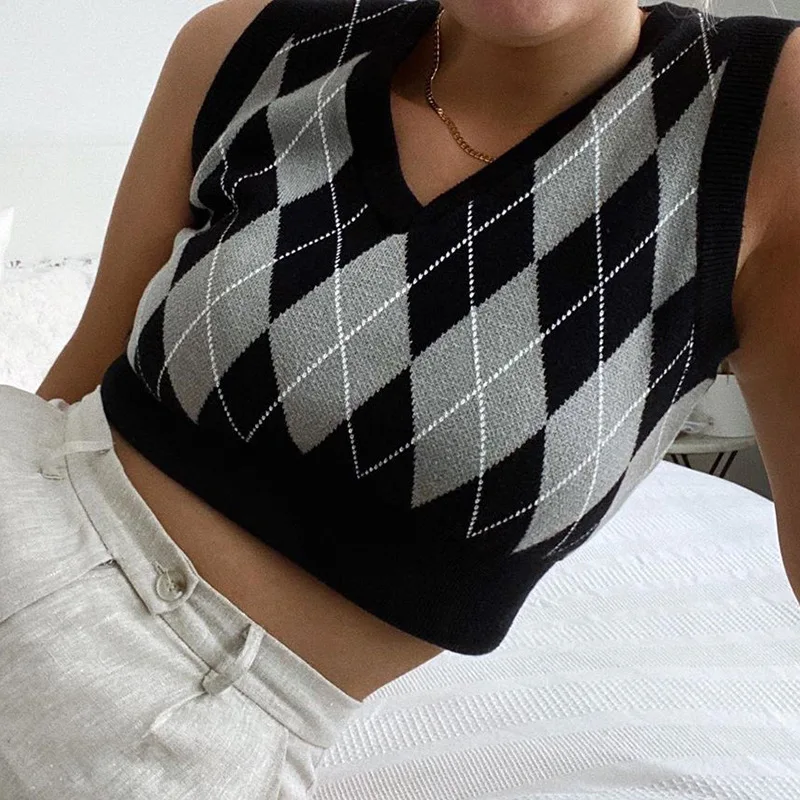 2020 New Tank Tops For Women Autumn Winter Short Plaid Knitted Tank Tops Streetwear y2k Tops Fashion Three Colors Tops Women
2020 New Tank Tops For Women Autumn Winter Short Plaid Knitted Tank Tops Streetwear y2k Tops Fashion Three Colors Tops Women