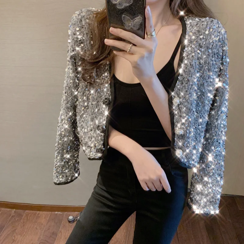 Blingbling V-Neck Sequined Jacket Pearls Single-breasted Beaded Coat Long-sleeved Autumn Winter Shiny Cardigan Crop Tops Bomber
Blingbling V-Neck Sequined Jacket Pearls Single-breasted Beaded Coat Long-sleeved Autumn Winter Shiny Cardigan Crop Tops Bomber