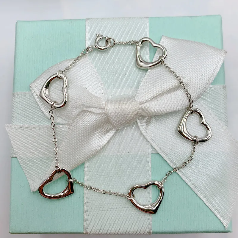 1: 1925 Sterling Silver Personality And Fashion Five Empty Love Bracelets Women Fine Original Model Jewelry Valentine Gift
1: 1925 Sterling Silver Personality And Fashion Five Empty Love Bracelets Women Fine Original Model Jewelry Valentine Gift