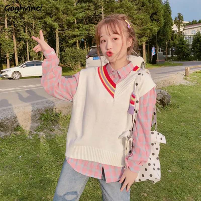 Жилет женский весенний, с V-образным вырезом и карманами
Жилет женский весенний, с V-образным вырезом и карманами