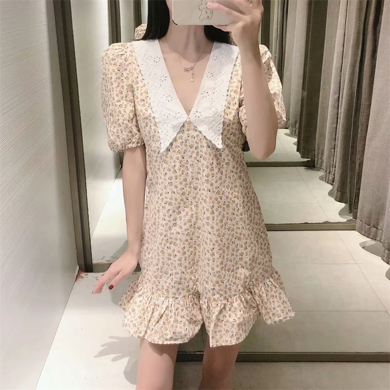 Za Cutout Embroidery V-Neck Mini Dress Women 2021 Fashion Print Lapel Short Puff Sleeve Dresses Chic Ruffled Hem Woman Sundress
Za Cutout Embroidery V-Neck Mini Dress Women 2021 Fashion Print Lapel Short Puff Sleeve Dresses Chic Ruffled Hem Woman Sundress