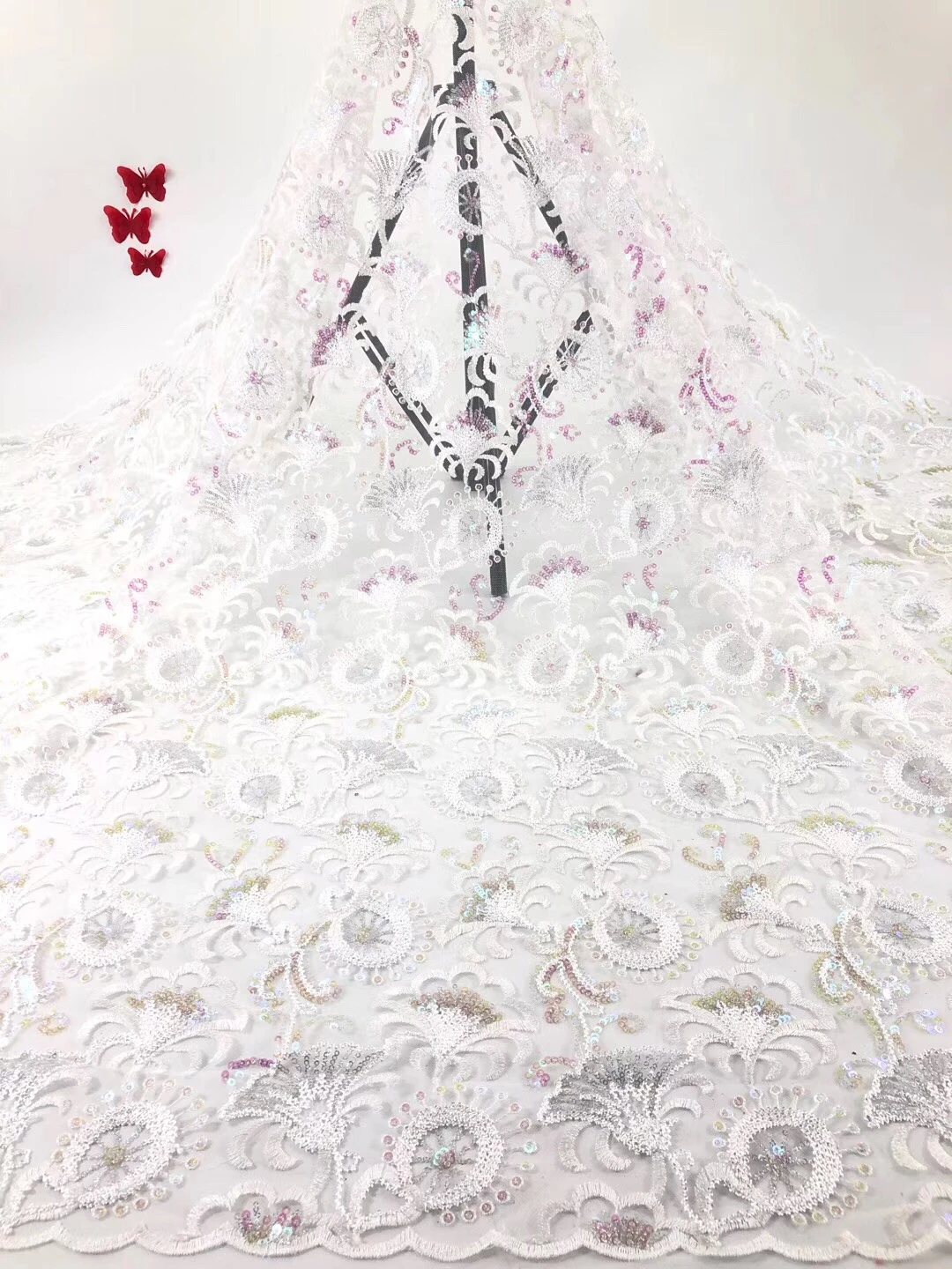 Hot Sale African Laces Fabric Embroidered Nigerian Guipure French Lace Fabric High quality African French Net Lace Fabric
Hot Sale African Laces Fabric Embroidered Nigerian Guipure French Lace Fabric High quality African French Net Lace Fabric