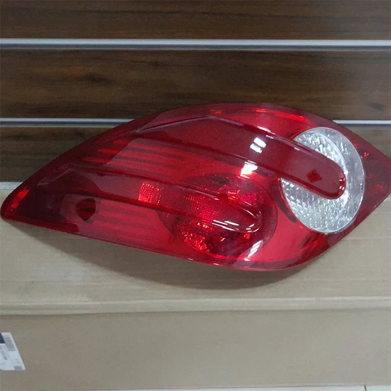 CAR rear tail light w251 R280 R300mer ced enzR350 R500 R320 tail light rear brake light turn signal reversing light
CAR rear tail light w251 R280 R300mer ced enzR350 R500 R320 tail light rear brake light turn signal reversing light
