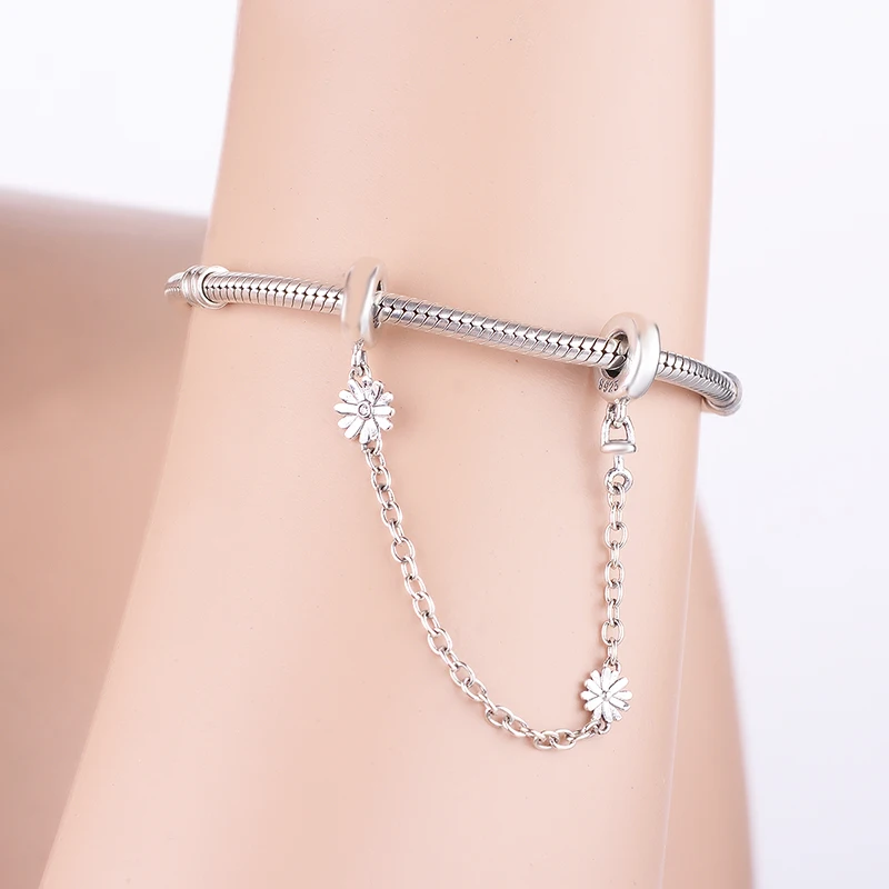 Berloque 925 Sterling Silver Daisy Flower Safety Chain Charm Beads Fit Original European Charm Bracelet DIY Jewelry Making
Berloque 925 Sterling Silver Daisy Flower Safety Chain Charm Beads Fit Original European Charm Bracelet DIY Jewelry Making