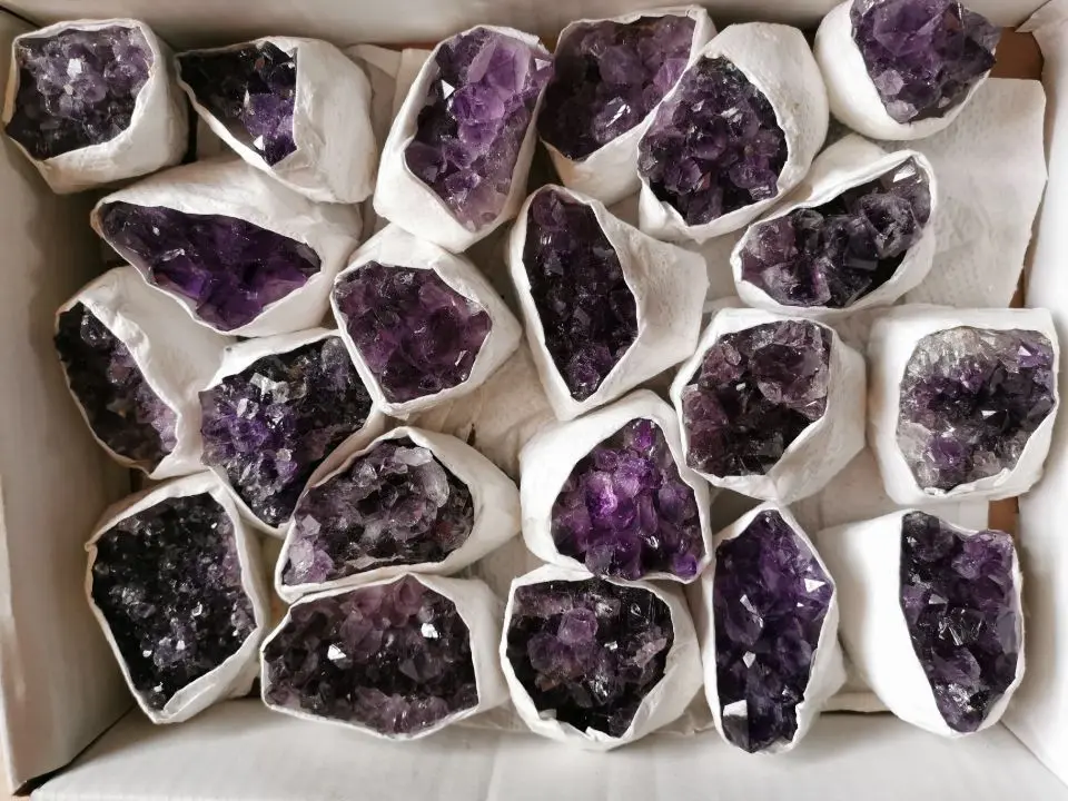 100-130g Uruguay amethyst cluster cave Original Stone Pieces Mineral Specimens Placed
100-130g Uruguay amethyst cluster cave Original Stone Pieces Mineral Specimens Placed