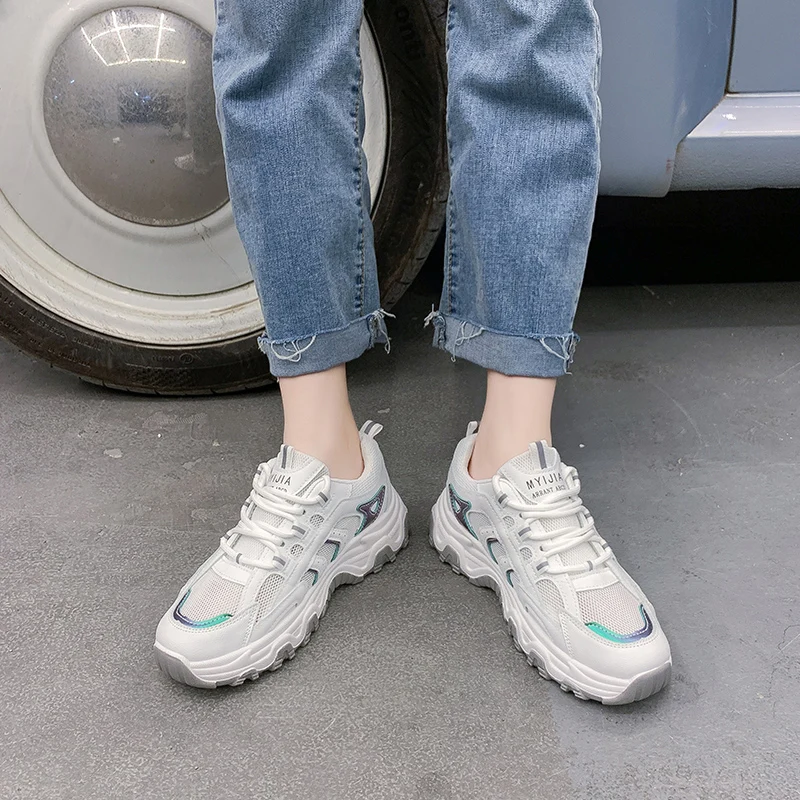 Women's shoes new all-match breathable Korean casual platform sneakers 2021 Summer Sports Tenis Sneakers Walking Comfortable
Women's shoes new all-match breathable Korean casual platform sneakers 2021 Summer Sports Tenis Sneakers Walking Comfortable
