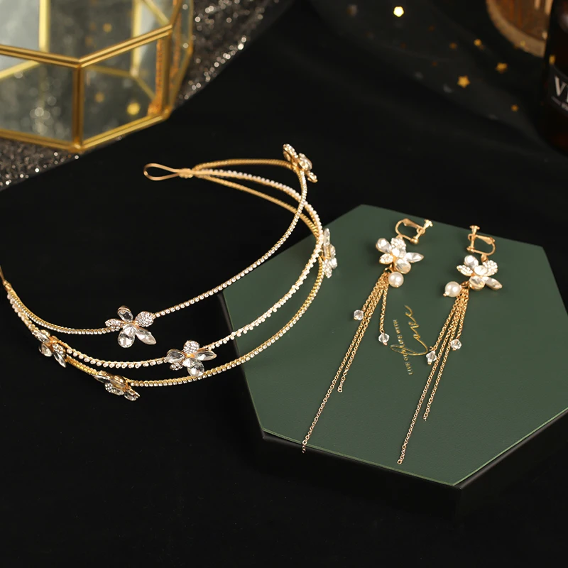Bride Hair Earrings Set Wedding Accessories Birthday Party Bridesmaid Hair Ornament Gold Studded
Bride Hair Earrings Set Wedding Accessories Birthday Party Bridesmaid Hair Ornament Gold Studded