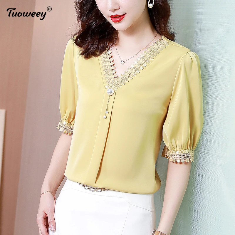 Новая Винтажная шифоновая блузка с v-образным вырезом Женская Черная блуза Mujer De Moda Лето 2021 корейский стиль 4XL размера плюс Туника Топы Рубаш... 
Новая Винтажная шифоновая блузка с v-образным вырезом Женская Черная блуза Mujer De Moda Лето 2021 корейский стиль 4XL размера плюс Туника Топы Рубаш...