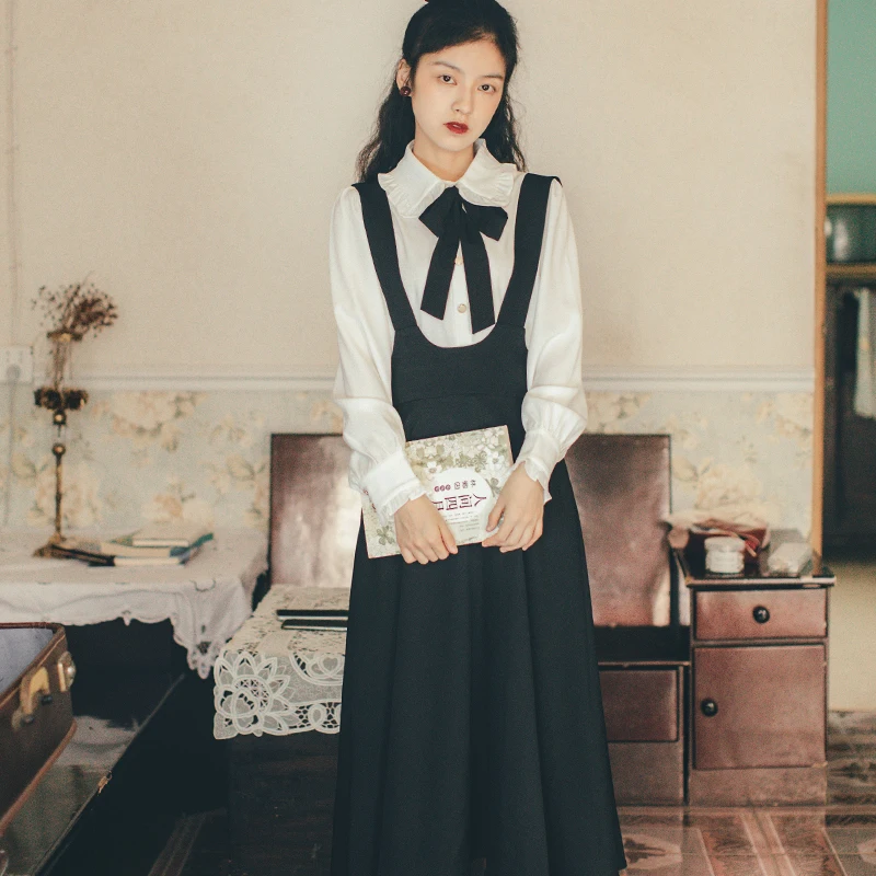 Preppy Style Women Knee-Length Strap Skirt Suit Peter pan Collar Bow Full Spring Autumn Original Design Student Dress
Preppy Style Women Knee-Length Strap Skirt Suit Peter pan Collar Bow Full Spring Autumn Original Design Student Dress