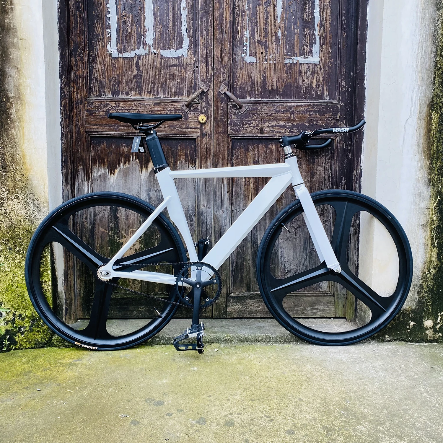 Fixie Bike 700C track Aluminum Alloy Frame 48cm 52cm 55cm Track Bicycle With Double 3 Spoke Wheel V Brake Accessories
Fixie Bike 700C track Aluminum Alloy Frame 48cm 52cm 55cm Track Bicycle With Double 3 Spoke Wheel V Brake Accessories