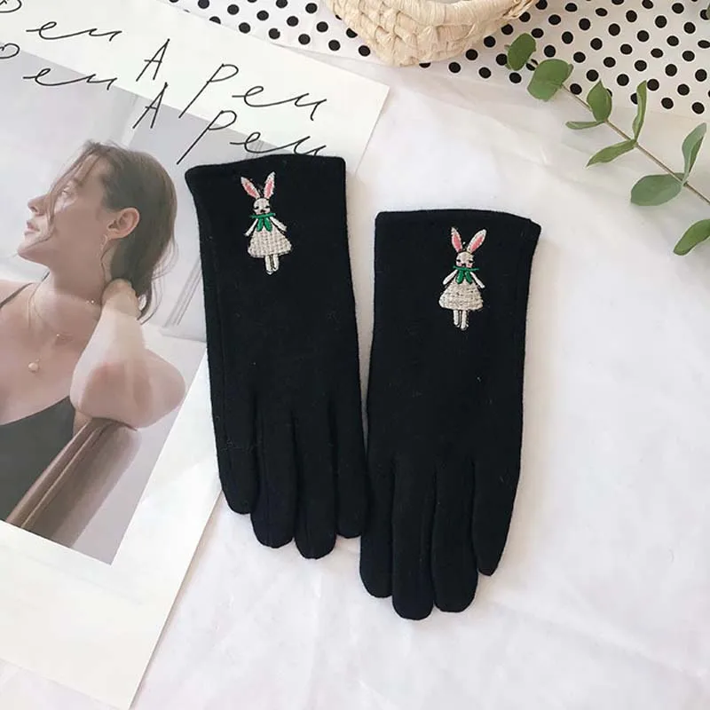 New Winter Embroidered Rabbit Gloves Women Touch Screen Keep Warm Full Fingers Gloves Cute Girl
New Winter Embroidered Rabbit Gloves Women Touch Screen Keep Warm Full Fingers Gloves Cute Girl