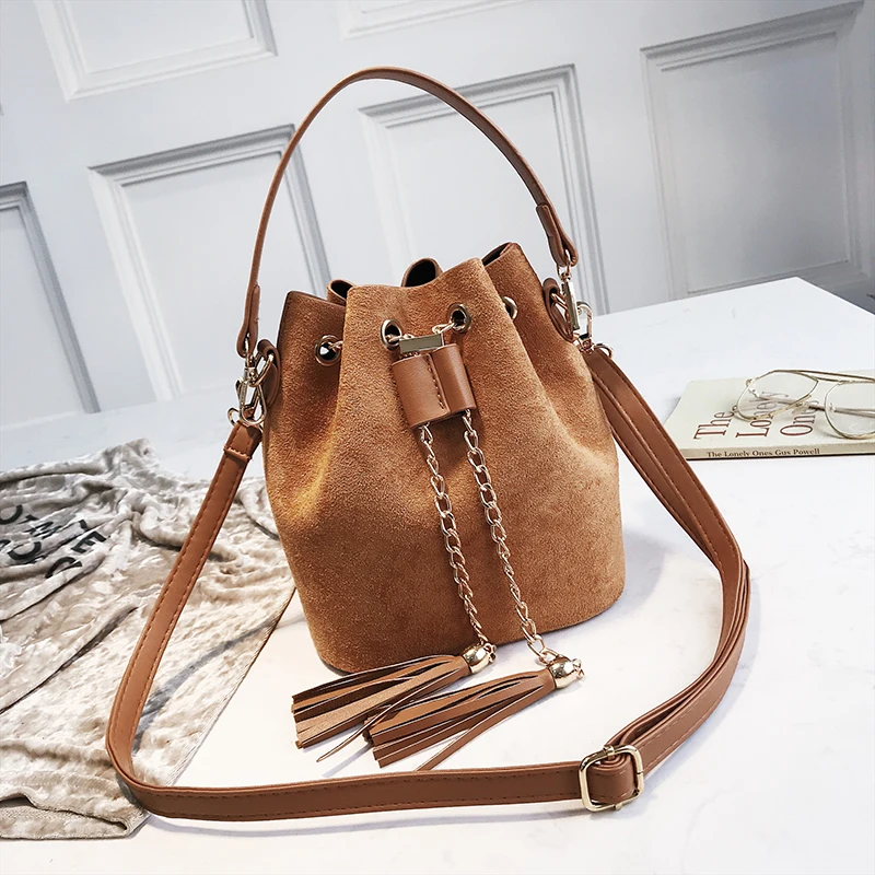 2021 New Mini Crossbody Handbags Cute Suede Bucket Bag Organizer Small Tassel PU Leather Womens Shoulder Messenger Bags Bolsos
2021 New Mini Crossbody Handbags Cute Suede Bucket Bag Organizer Small Tassel PU Leather Womens Shoulder Messenger Bags Bolsos