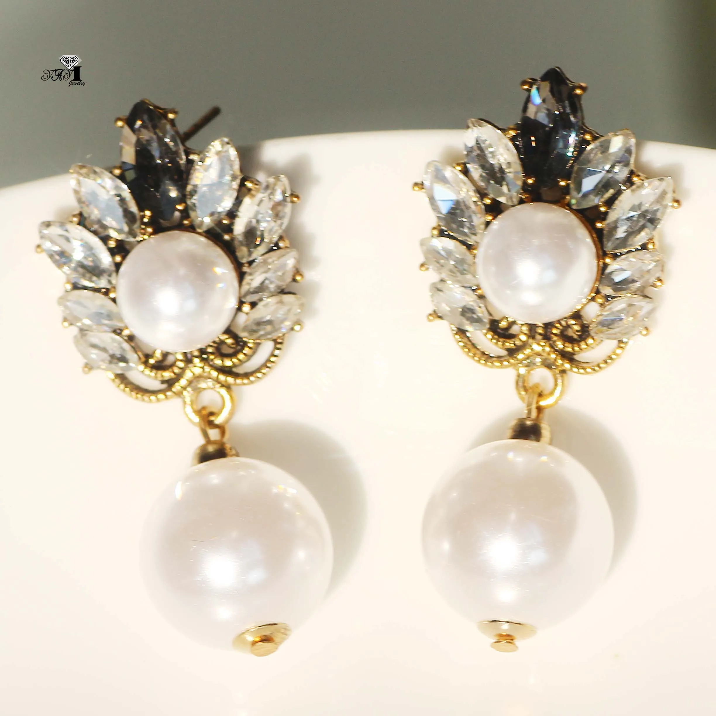 YaYi Jewelry Fashion White Glass Pearl Dangle Crystal Women Ancient Gold Color Wear Ear Band Tassel Couples Wedding Earrings
YaYi Jewelry Fashion White Glass Pearl Dangle Crystal Women Ancient Gold Color Wear Ear Band Tassel Couples Wedding Earrings