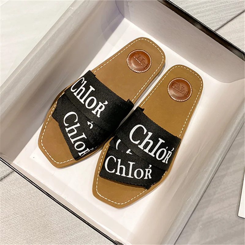 The new web celebrity beach shoes in 2021 with a bun and a half flop in INS fashion and versatile flat flop
The new web celebrity beach shoes in 2021 with a bun and a half flop in INS fashion and versatile flat flop