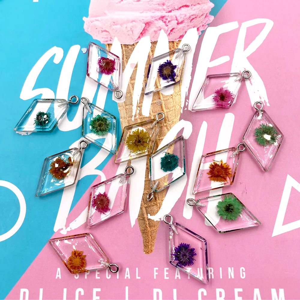 Mixed Resin Rhombus Dried Flower Charms Flat back Cabochon Pendants for DIY Necklace Earring Jewelry Keychain Making Accessories
Mixed Resin Rhombus Dried Flower Charms Flat back Cabochon Pendants for DIY Necklace Earring Jewelry Keychain Making Accessories