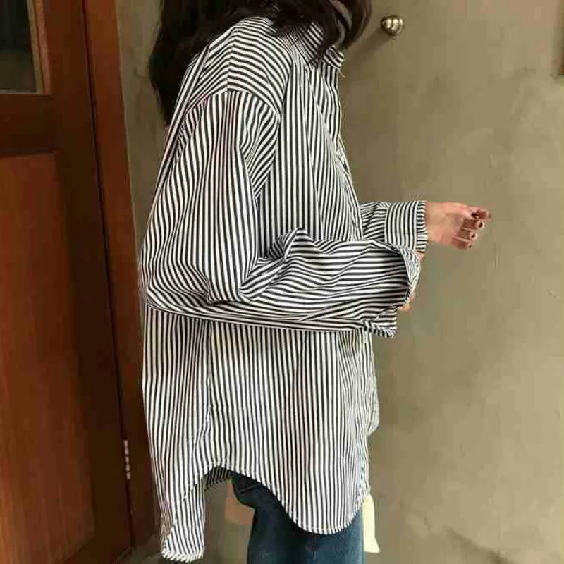 Shirts Women Long Sleeve Simple Striped Loose Spring Ulzzang Female Clothes Daily Top BF Chic Outwear New Arrival Student Casual
Shirts Women Long Sleeve Simple Striped Loose Spring Ulzzang Female Clothes Daily Top BF Chic Outwear New Arrival Student Casual