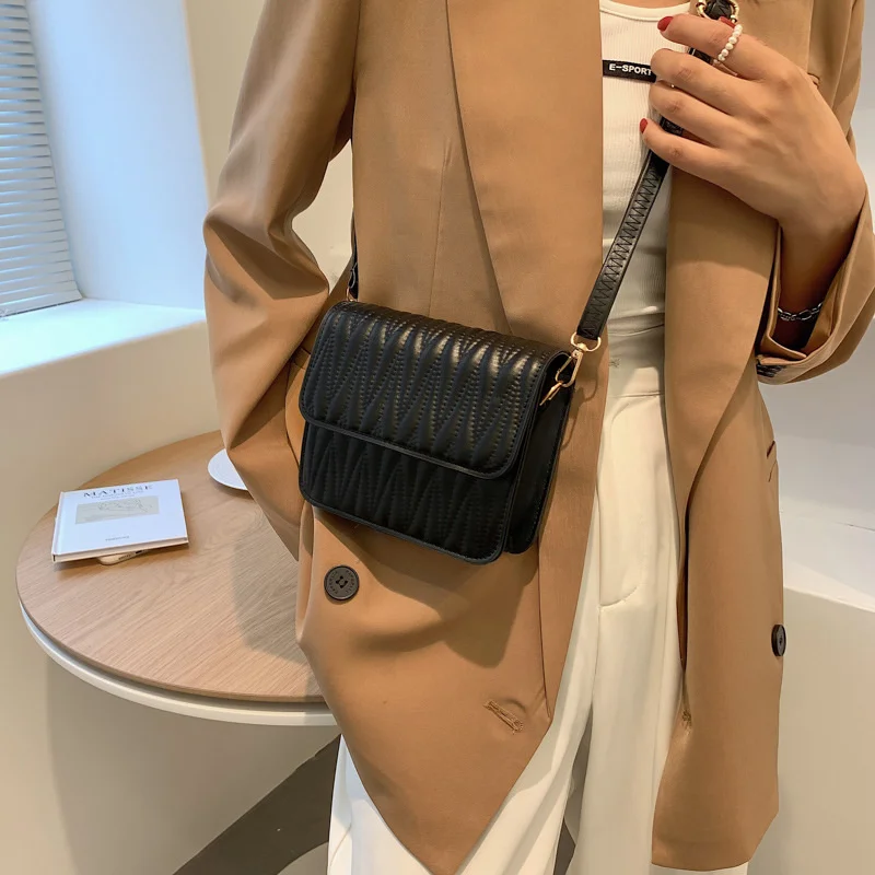 Foreign Style Women's Bag New Fashion Summer Embroidered Thread Single Shoulder Messenger Soft Face Solid Color Simple Small
Foreign Style Women's Bag New Fashion Summer Embroidered Thread Single Shoulder Messenger Soft Face Solid Color Simple Small