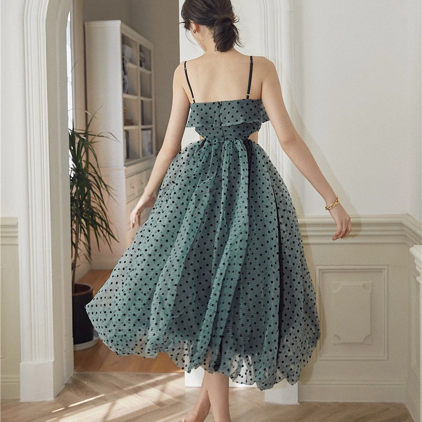 Korejepo Woman Dress 2021 Summer New Vintage Fashion Standing Cut Hollow Waist Wave Point Suspender Ladies Elegant Dresses
Korejepo Woman Dress 2021 Summer New Vintage Fashion Standing Cut Hollow Waist Wave Point Suspender Ladies Elegant Dresses