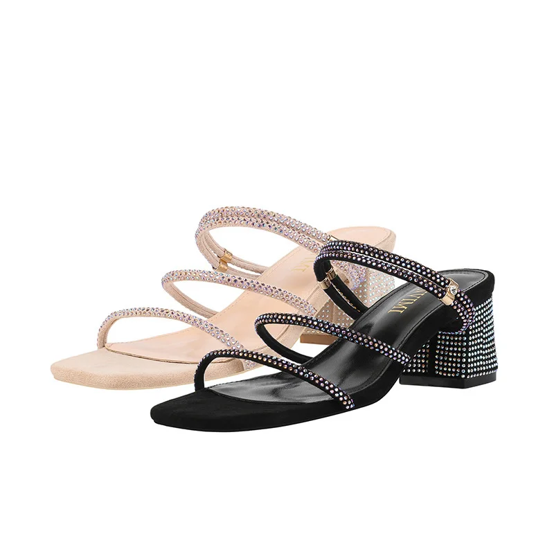 2021 new spring and summer fashion diamond square head thick heel sandal women's slipper diamond high heel women's slipper
2021 new spring and summer fashion diamond square head thick heel sandal women's slipper diamond high heel women's slipper