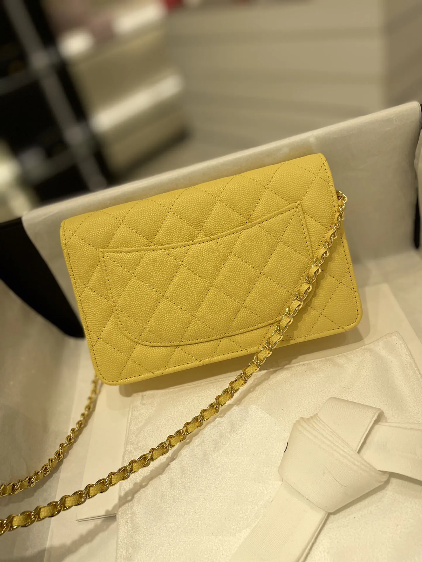 2021 Spring/Summer New Simple Lingge High Quality Ladies Multicolor Flip Bag Ladies Messenger Bag
2021 Spring/Summer New Simple Lingge High Quality Ladies Multicolor Flip Bag Ladies Messenger Bag