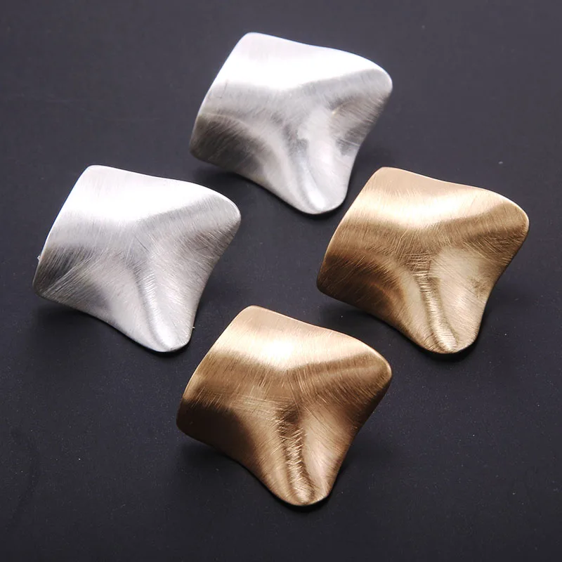 Summer Fashion Various sizes Pearl Stud Earring Gold/Silver color Copper Stud Earrings Women's Jewelry
Summer Fashion Various sizes Pearl Stud Earring Gold/Silver color Copper Stud Earrings Women's Jewelry