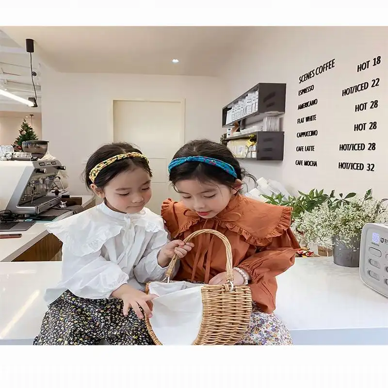 Girls Blouses 2021 New white coffee Lotus Leaf Collar Cotton Long Sleeve Girls Blouse Children Clothing E22203
Girls Blouses 2021 New white coffee Lotus Leaf Collar Cotton Long Sleeve Girls Blouse Children Clothing E22203