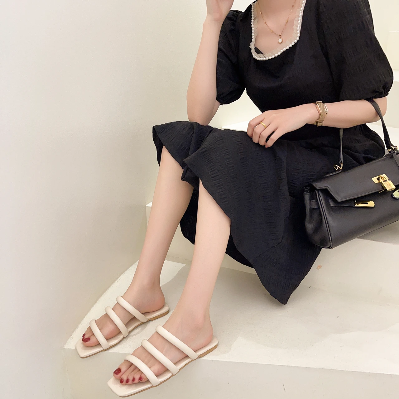Women Sandals 2021 Summer Casual Shallow Outdoor Slippers Slip On Comfortable Strap Concise Flat Sandals Square Toe Women Shoes
Women Sandals 2021 Summer Casual Shallow Outdoor Slippers Slip On Comfortable Strap Concise Flat Sandals Square Toe Women Shoes