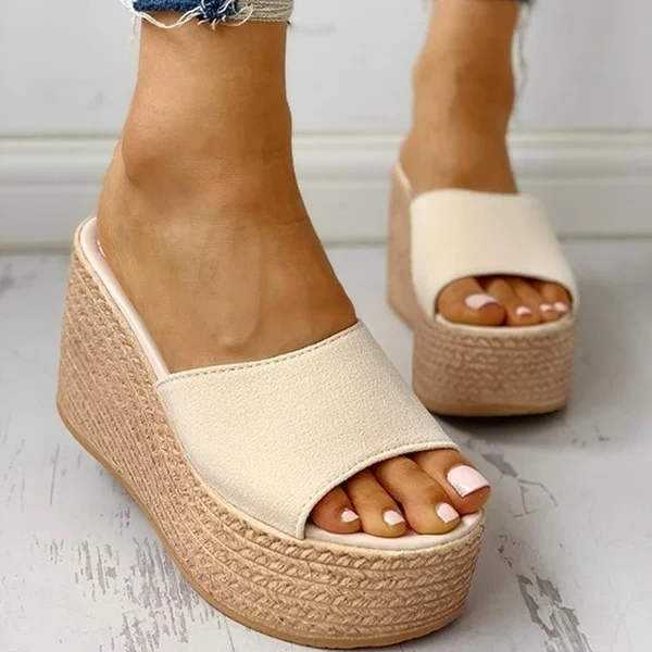 Women's Thick-soled Slippers 2021 Summer Women's Sandals Fashionable and Comfortable Casual Slope Heel Slippers Women's Shoes
Women's Thick-soled Slippers 2021 Summer Women's Sandals Fashionable and Comfortable Casual Slope Heel Slippers Women's Shoes