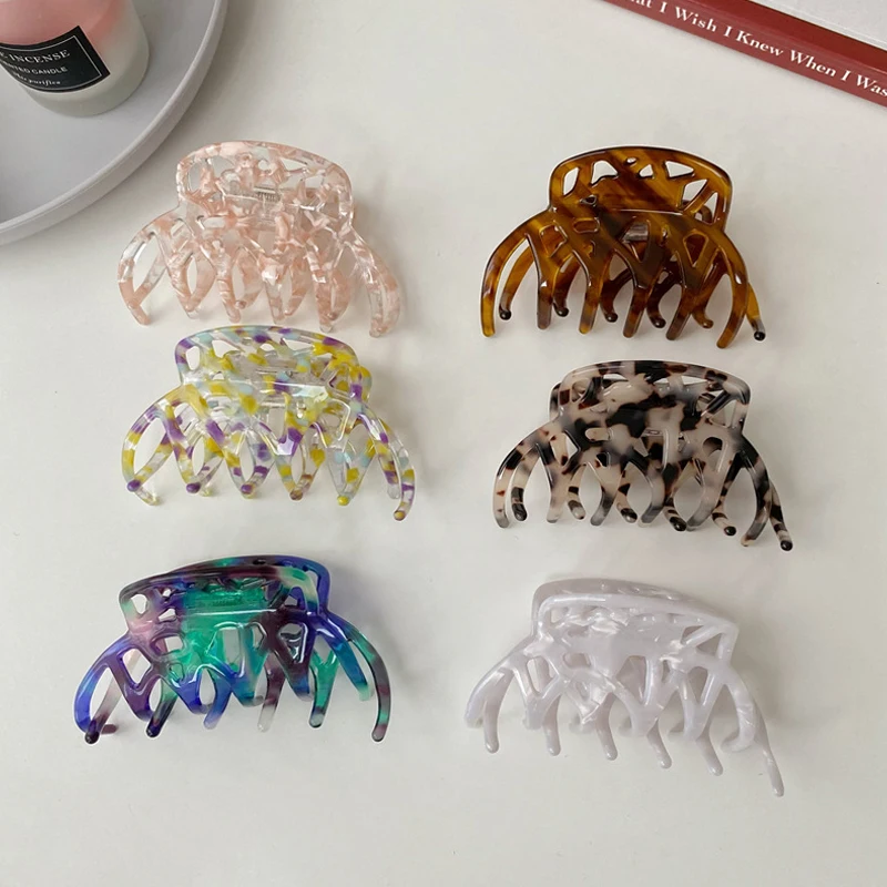 2021 Fashion Korean Women Acetate Hollow Hair Claws Clips Resin Leopard Colorful Hair Clamps Grips Ponytail Holder Accessories
2021 Fashion Korean Women Acetate Hollow Hair Claws Clips Resin Leopard Colorful Hair Clamps Grips Ponytail Holder Accessories