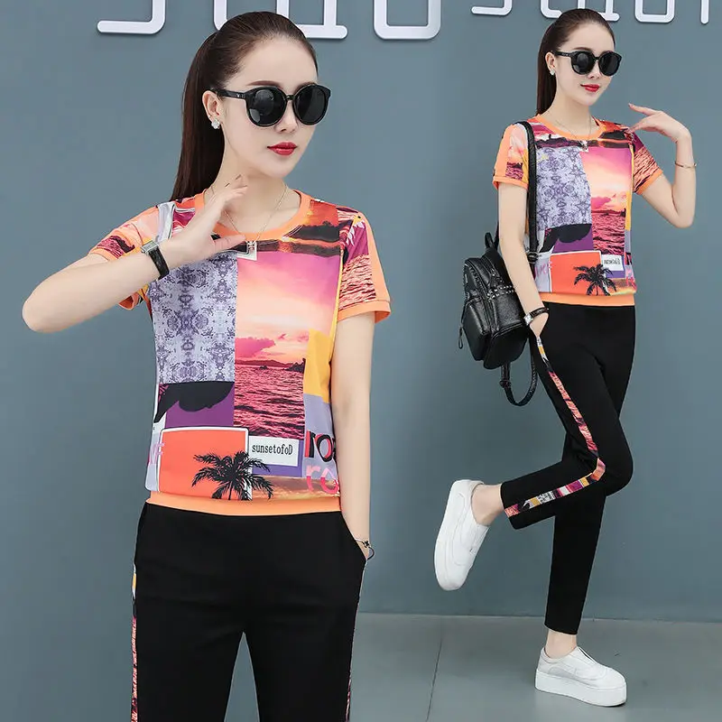 Женский спортивный костюм с принтом, футболка с коротким рукавом и брюки, повседневный спортивный костюм для бега, комплект из двух предмет... 
Женский спортивный костюм с принтом, футболка с коротким рукавом и брюки, повседневный спортивный костюм для бега, комплект из двух предмет...