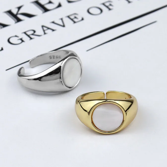 Royal Vintage Round Shell Gold Finger Rings For Women New Trend Classic Gift Jewelry For Girls
Royal Vintage Round Shell Gold Finger Rings For Women New Trend Classic Gift Jewelry For Girls