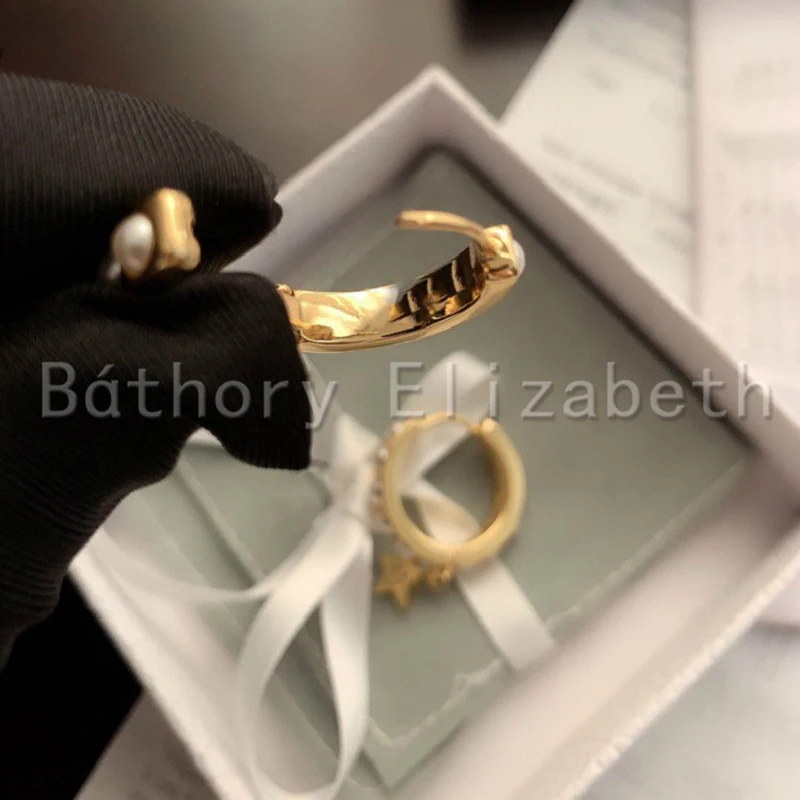 Bthory Elizabeth Pearl Hoop Earrings For Women Gold Color Round Earring Circle Hoops Earings Fashion Jewelry Pendientes
Bthory Elizabeth Pearl Hoop Earrings For Women Gold Color Round Earring Circle Hoops Earings Fashion Jewelry Pendientes