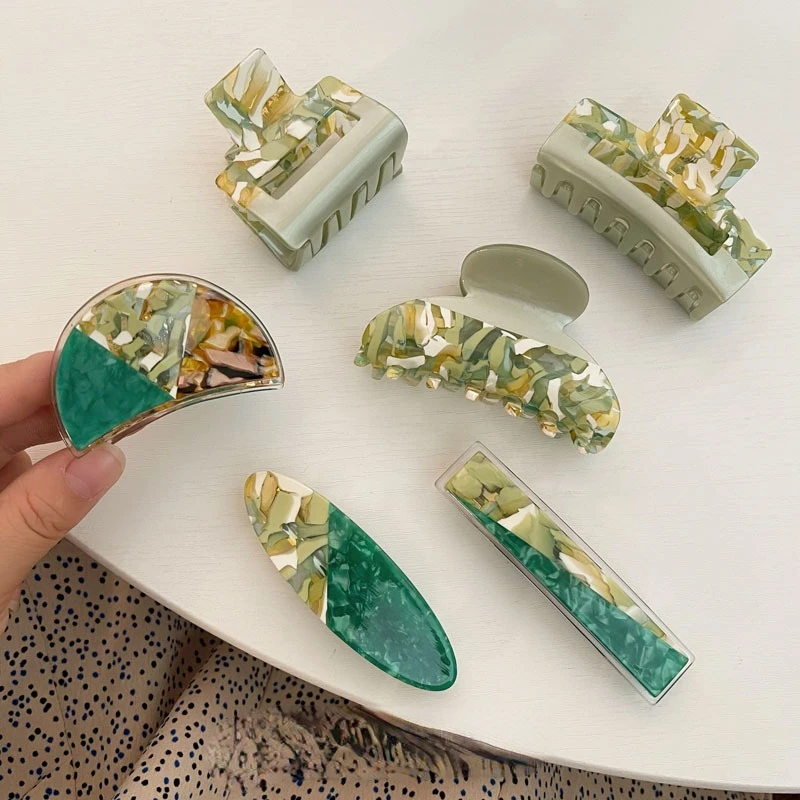 Chic Retro Crab Hair Claws Green Temperament Women's Grab Clip Fresh Olive Totem Girls Hairpin Barrettes Grip Hair Accessories
Chic Retro Crab Hair Claws Green Temperament Women's Grab Clip Fresh Olive Totem Girls Hairpin Barrettes Grip Hair Accessories