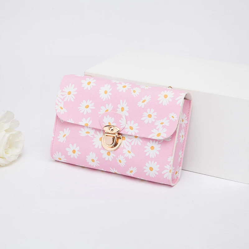 Free Mini Chain Bag For Women Shoulder Bag Handbag Small Square Bag Daisies Printing Fashion Messenger Crossbody Bag Sling Bag
Free Mini Chain Bag For Women Shoulder Bag Handbag Small Square Bag Daisies Printing Fashion Messenger Crossbody Bag Sling Bag