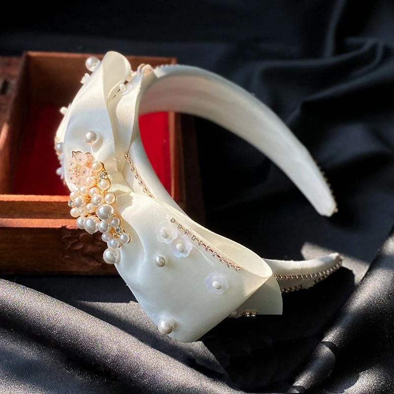 Vintage Beautiful Bow Satin Hairband Headband Photography Gown women wedding Hair Accessories
Vintage Beautiful Bow Satin Hairband Headband Photography Gown women wedding Hair Accessories