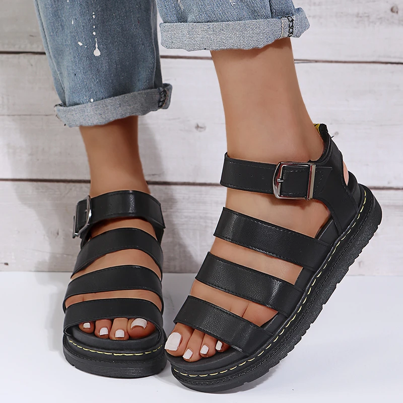 2021 Summer New Shoes Womens Sandals Students Flat Platform Shoes Women Soft Patent Leather Gladiator Sandals Female Beach Shoes 
2021 Summer New Shoes Womens Sandals Students Flat Platform Shoes Women Soft Patent Leather Gladiator Sandals Female Beach Shoes