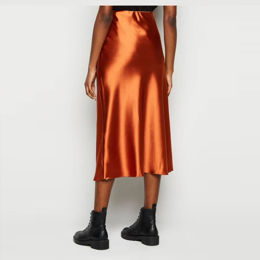 Юбка-футляр Женская атласная до середины икры с высокой талией 
Юбка-футляр Женская атласная до середины икры с высокой талией