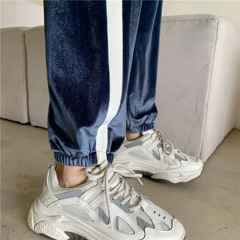 Plus Size 4XL 2021 Autumn Fashion Women Pencil Pants Lady Blue Velvet Wide Leg Loose Slacks Female Winter Slim Harem Trousers
Plus Size 4XL 2021 Autumn Fashion Women Pencil Pants Lady Blue Velvet Wide Leg Loose Slacks Female Winter Slim Harem Trousers