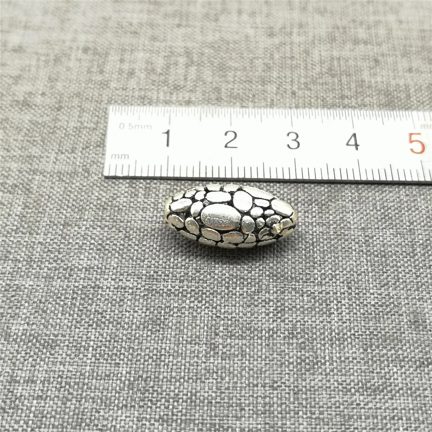 2 Pieces 925 Sterling Silve Cobble Style Olive Oval Beads for Bracelet Necklace
2 Pieces 925 Sterling Silve Cobble Style Olive Oval Beads for Bracelet Necklace