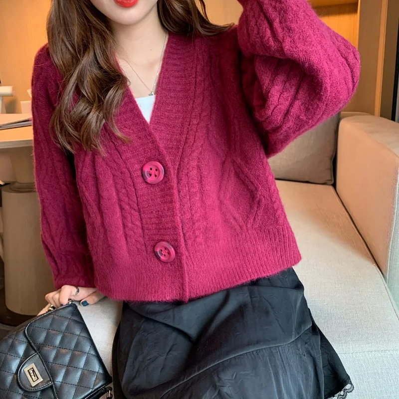 Korean knitted long sleeve v-neck Sweaters plus size winter clothes for women casual loose solid Cardigans ladies tops hipster
Korean knitted long sleeve v-neck Sweaters plus size winter clothes for women casual loose solid Cardigans ladies tops hipster
