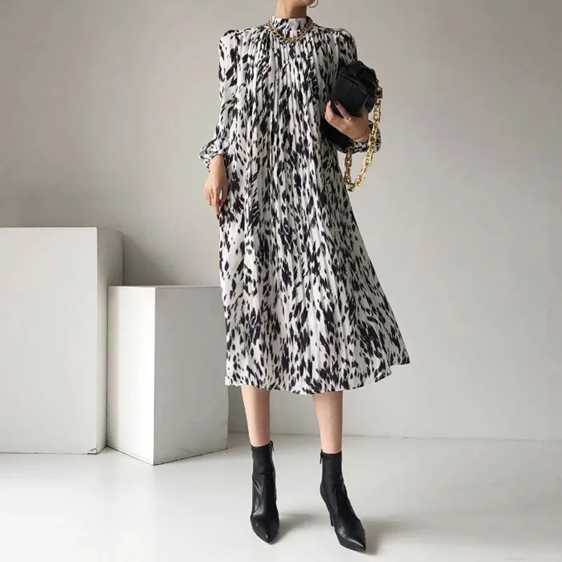 2021 Korean Stand Puff Sleeves Hit Color Print Loose Strap Waist Pleated Draped Full Mid-Calf Dress for Women
2021 Korean Stand Puff Sleeves Hit Color Print Loose Strap Waist Pleated Draped Full Mid-Calf Dress for Women