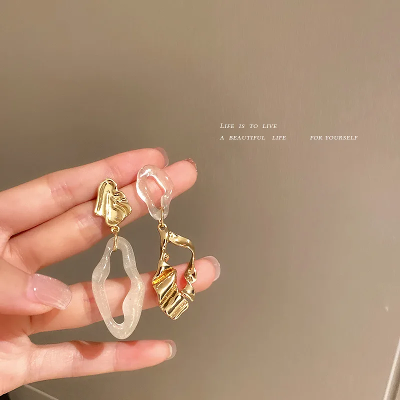 925 Silver Needle Korean Minority Design Sense Personality Versatile Asymmetric Geometric Acrylic Earrings Female
925 Silver Needle Korean Minority Design Sense Personality Versatile Asymmetric Geometric Acrylic Earrings Female