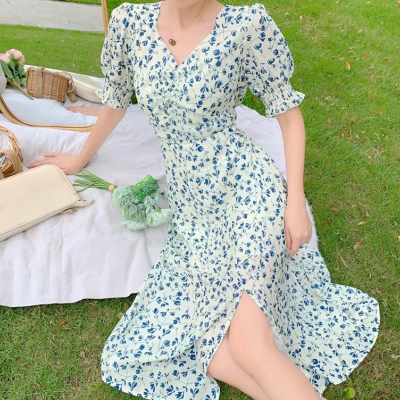 Summer New French Floral Dresses 2021 Retro V-neck Bubble Sleeve Sexy Long Dress Sexy Open Fork Bridesmaid Dress
Summer New French Floral Dresses 2021 Retro V-neck Bubble Sleeve Sexy Long Dress Sexy Open Fork Bridesmaid Dress
